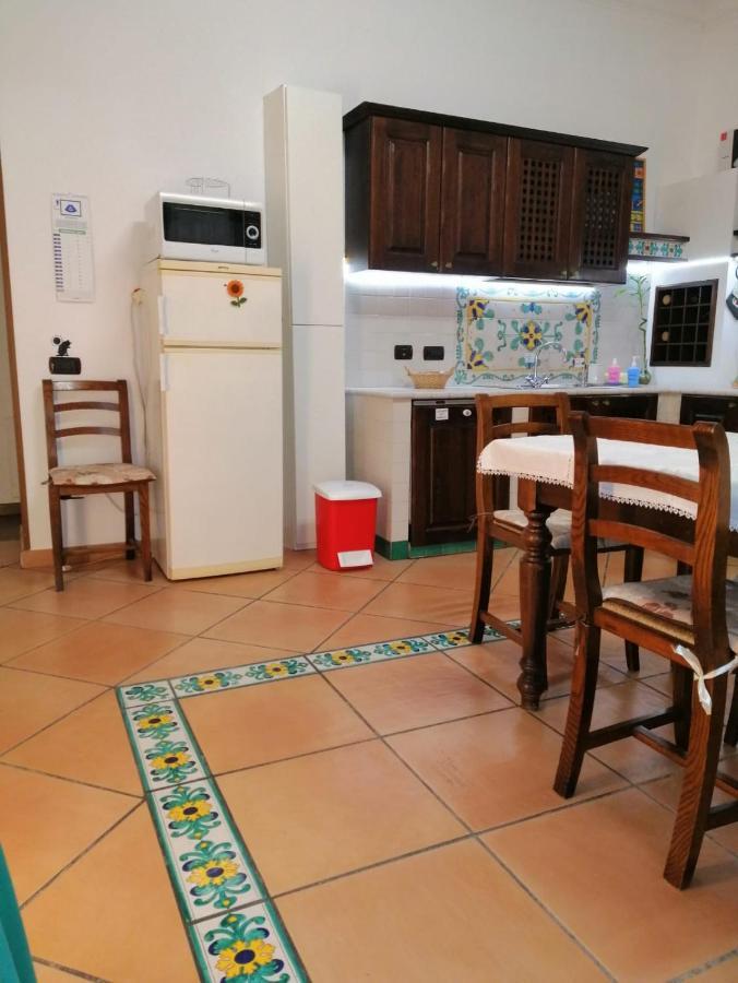 La Casa Di Tania A Napoli Apartman Kültér fotó
