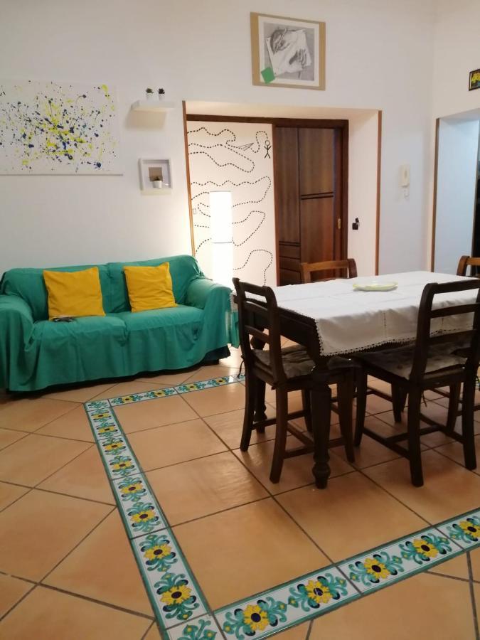 La Casa Di Tania A Napoli Apartman Kültér fotó